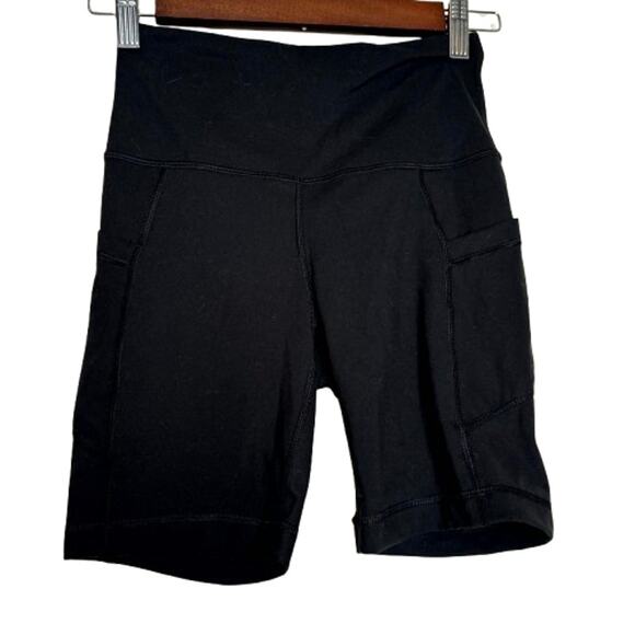 Yogalicious Lux Black Tribeca 7" Short NWOT Size XS - Picture 1 of 6